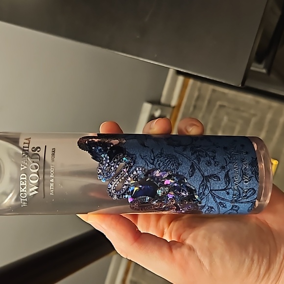 New wicked vanilla woods fine fragrance mist from bath and body works - Picture 2 of 4